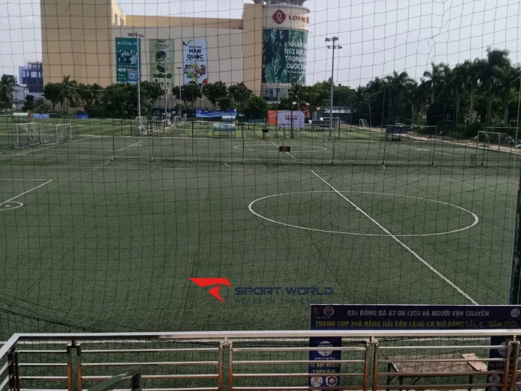 Mặt sân cỏ Tuyên Sơn