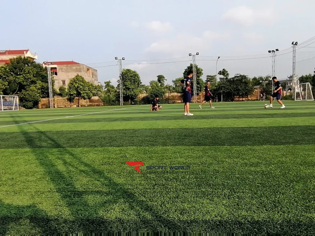 Toàn cảnh sân bóng Minh Khai Hà Nội