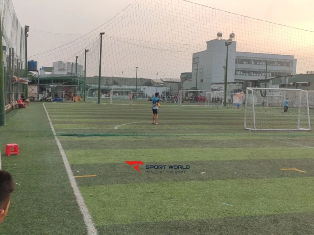 Mặt sân cỏ nhân tạo Thăng Long