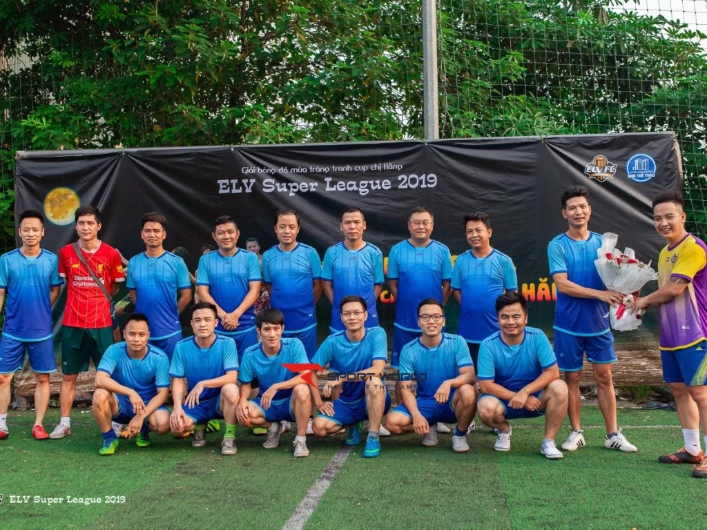 Lối vào sân bóng Đại Từ