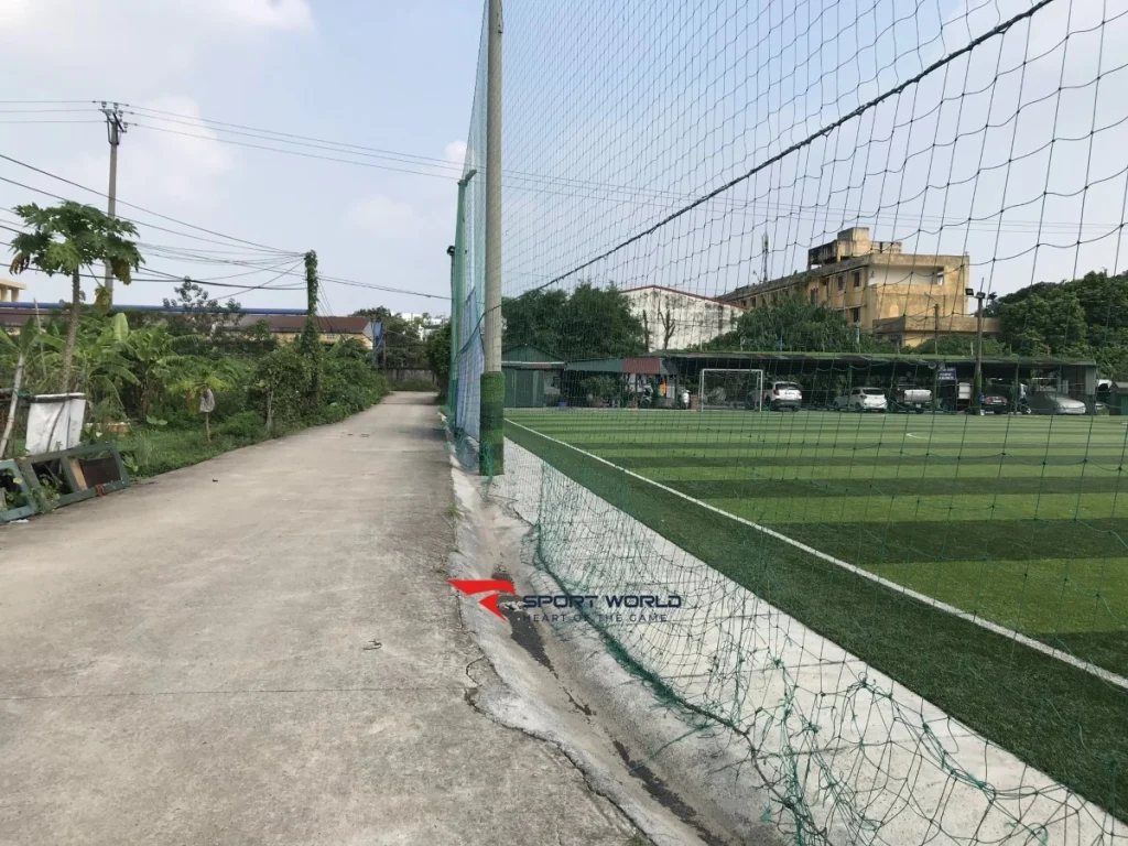 Toàn cảnh sân bóng Gia Quất