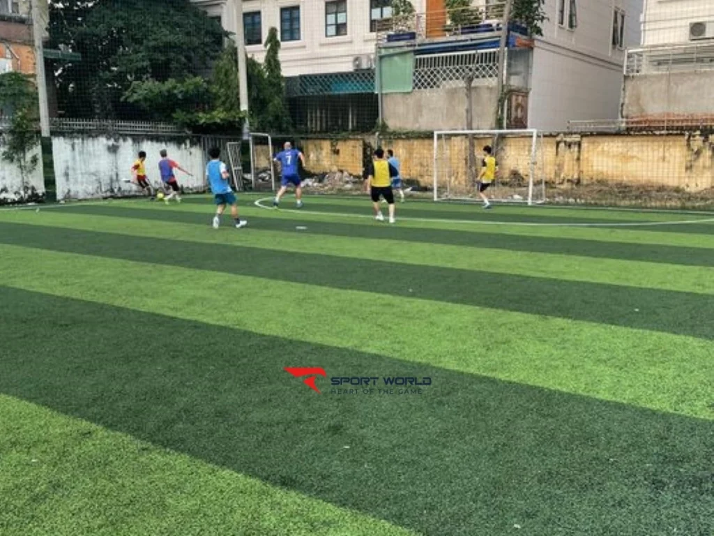 Toàn cảnh sân bóng La Thành