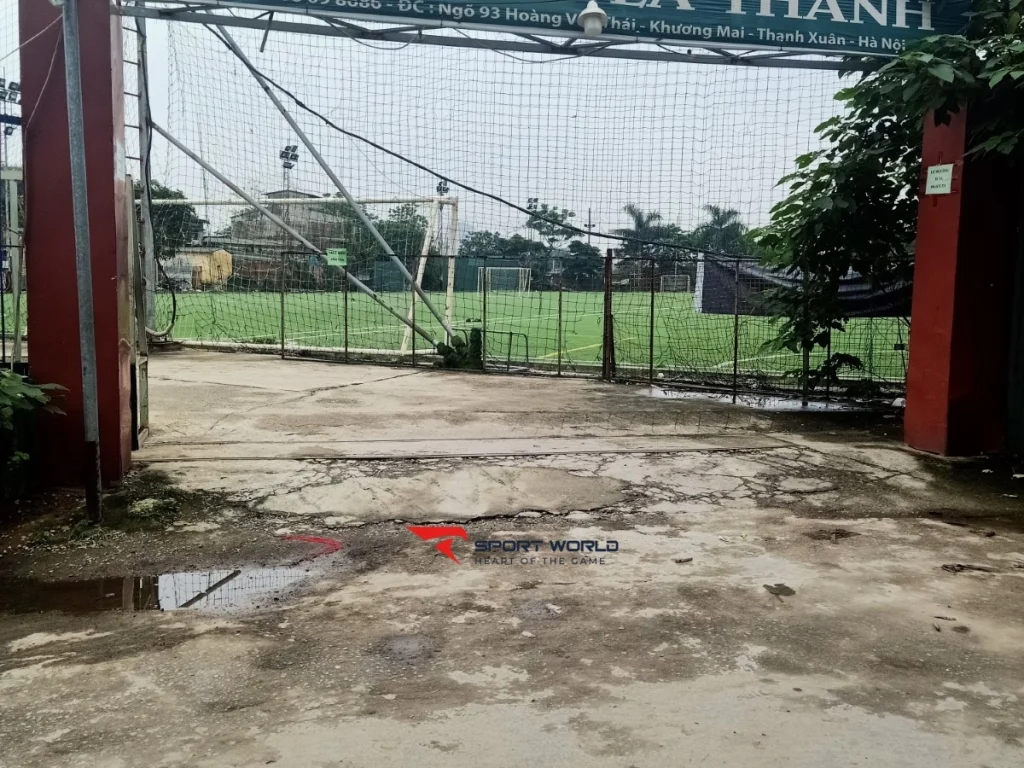 Mặt sân cỏ nhân tạo
