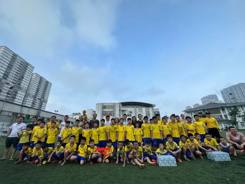 Sân bóng gần nhà văn hóa Thanh Xuân