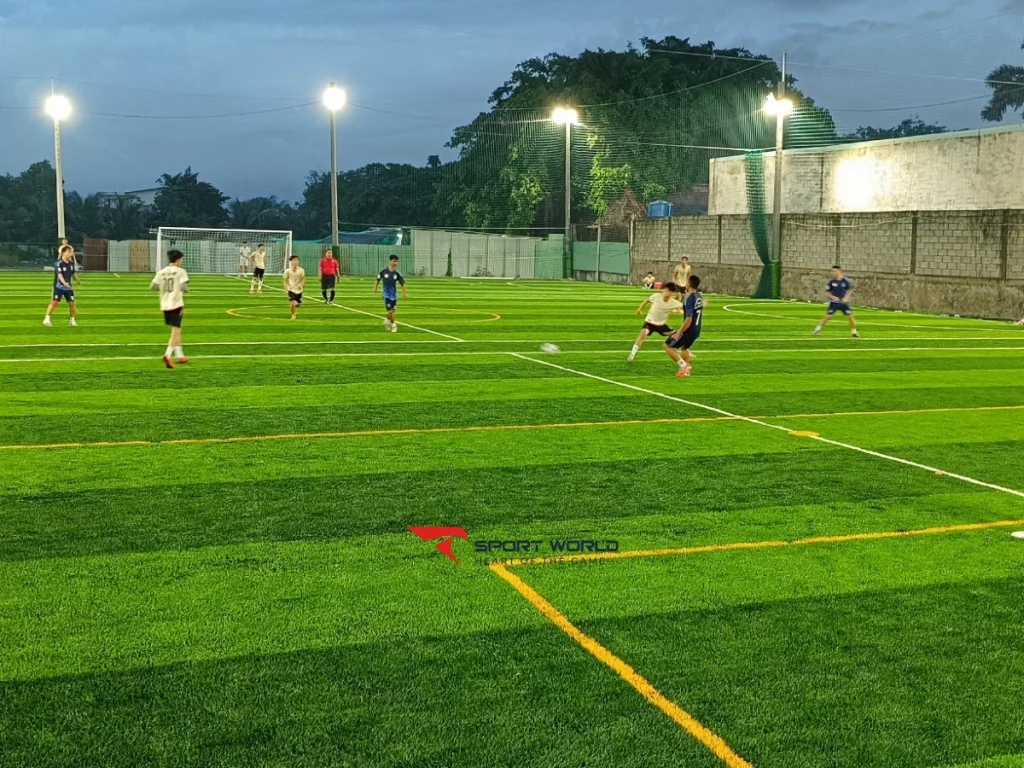 Toàn cảnh sân bóng Nhật Huy