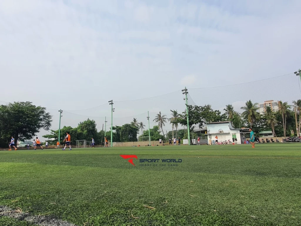 Mặt sân cỏ nhân tạo Phúc Lộc
