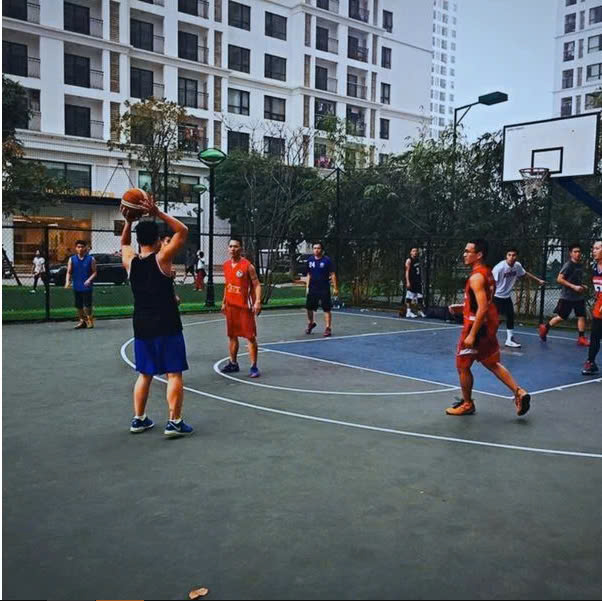 sân bóng rổ ngoài trời ở Hà Nội
