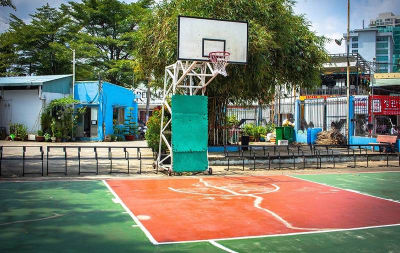 sân bóng rổ ngoài trời ở TPHCM