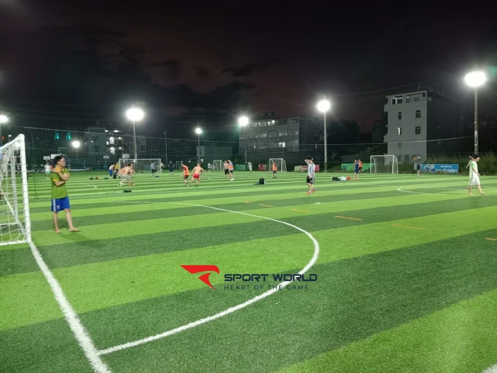 Mặt sân Thanh Niên ở Gò Vấp
