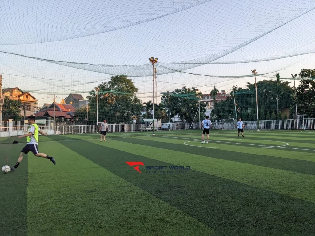 Toàn cảnh sân bóng Tiến Phát