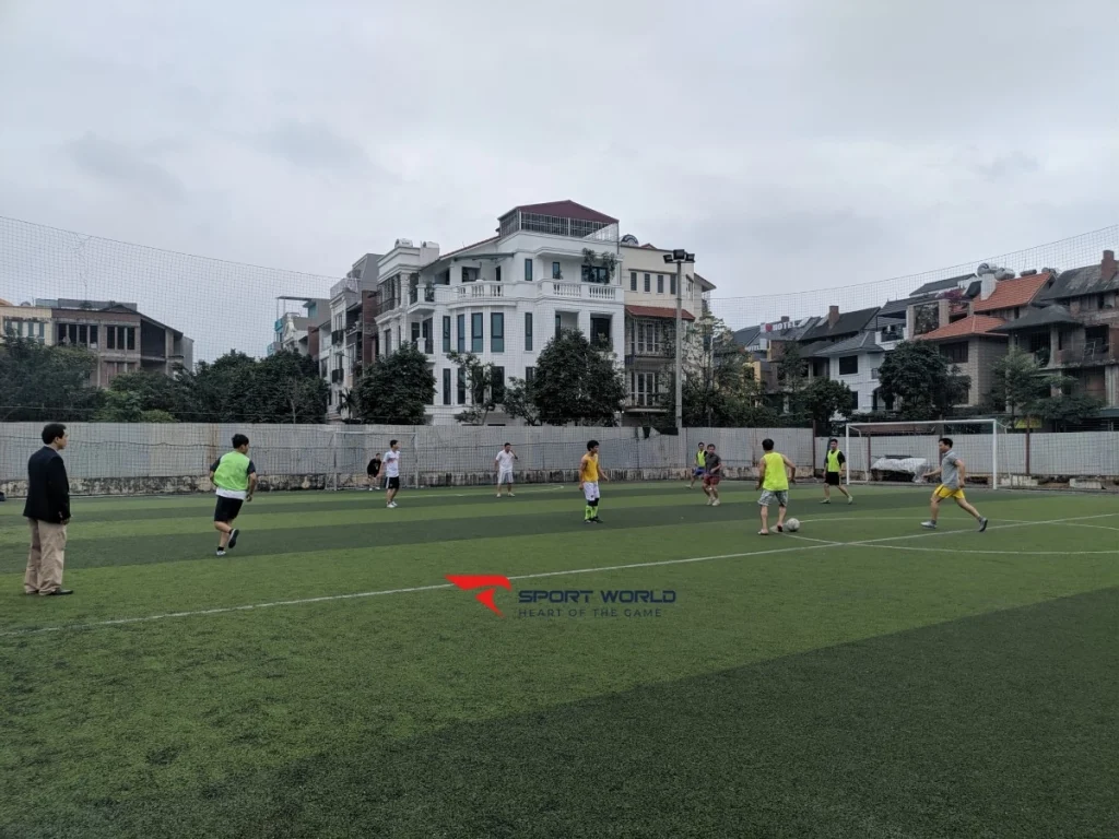 Khu vực sân cỏ Yên Xá