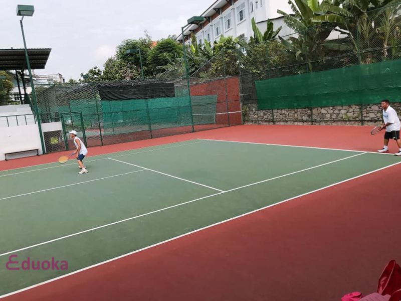 Sân tennis ngoài trời tại Trung tâm Quận 9