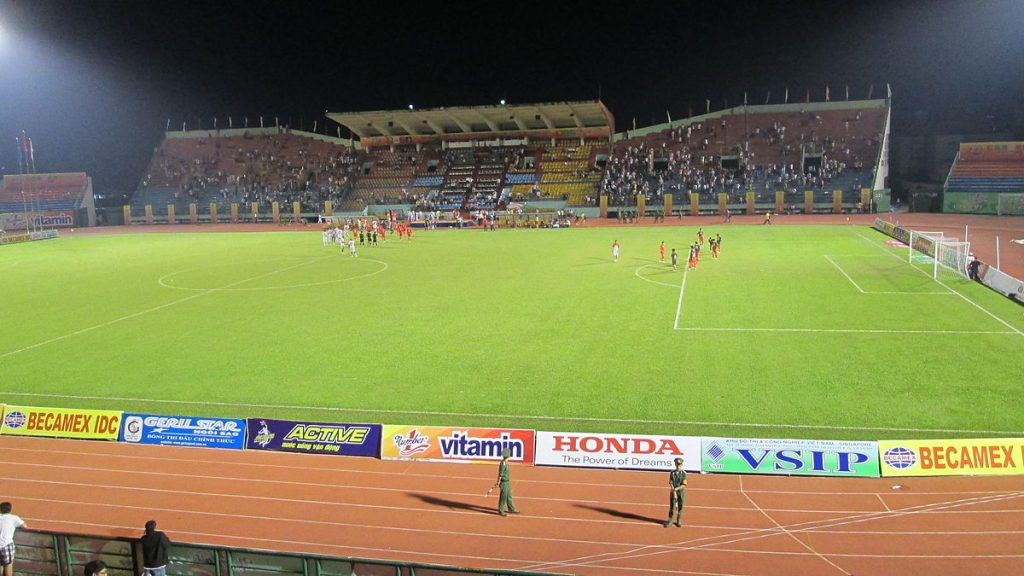 Khán đài và mặt sân tại Gò Đậu