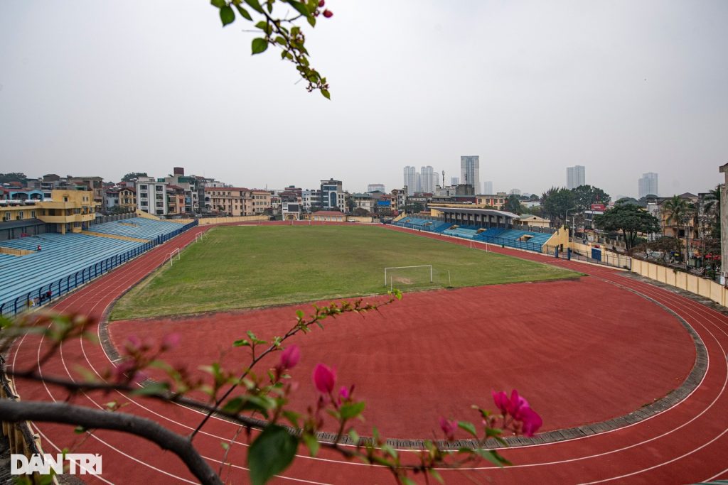 Sân vận động Hà Đông với khán đài