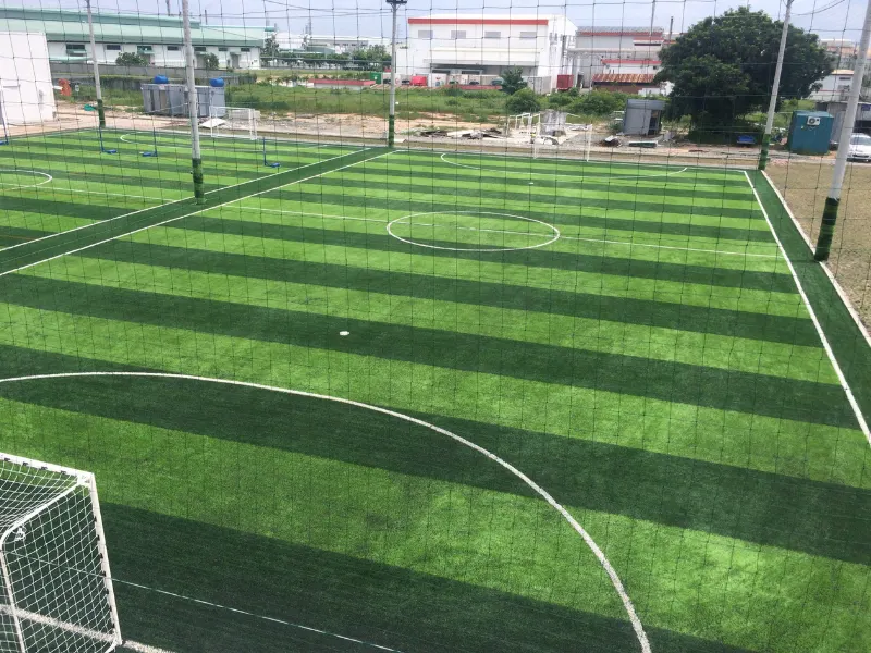 Thi công nền sân bóng đá mini