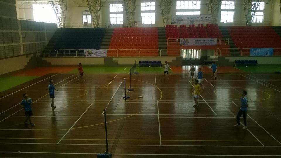 Toàn cảnh nhà thi đấu trong khuôn viên