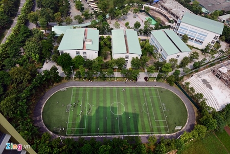 Sân bóng đạt chuẩn trong khu Ecopark