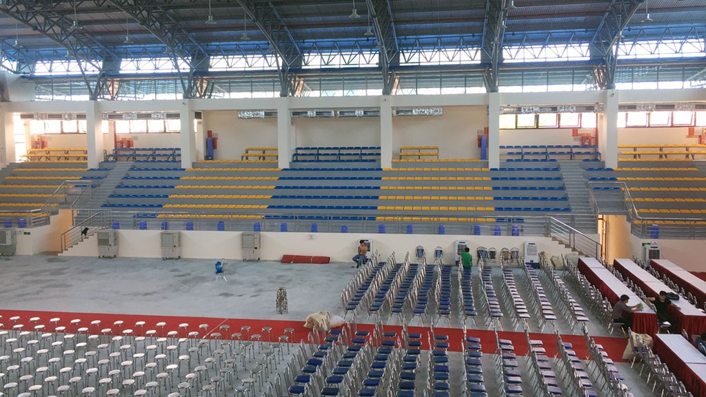 Ghế khán đài trong nhà thi đấu Đại học Hàng Hải
